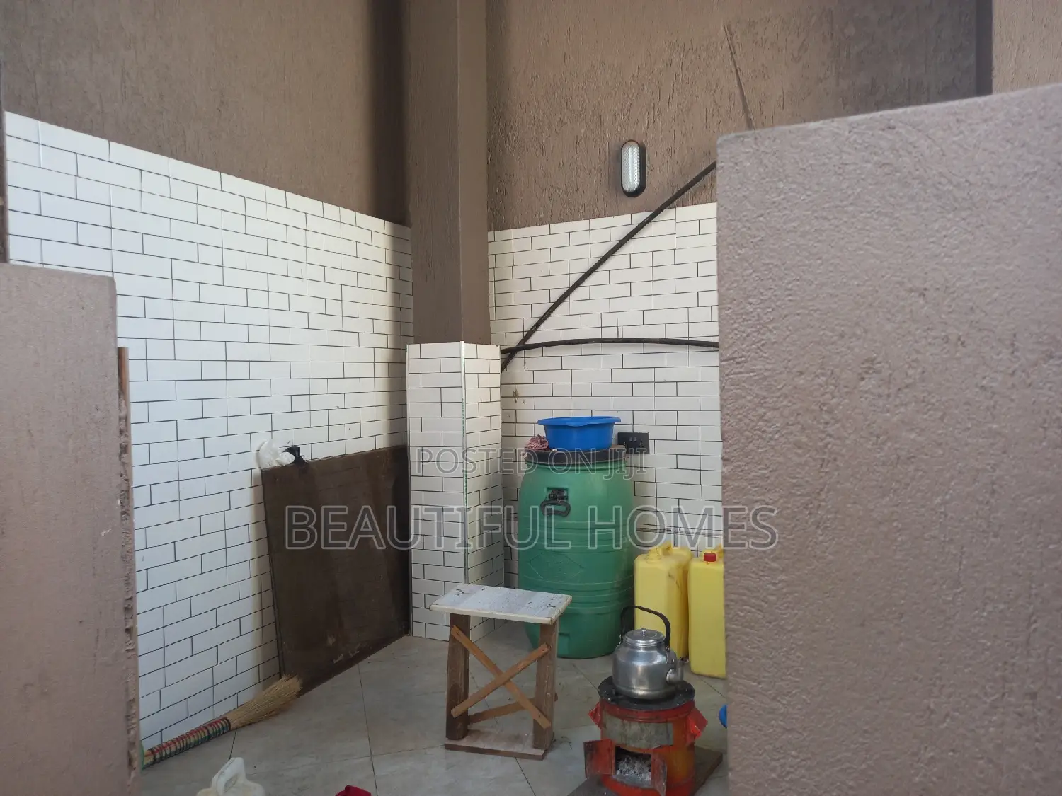 Furnished 7bdrm Duplex in Kisaasi, Nakawa for sale in Nakawa