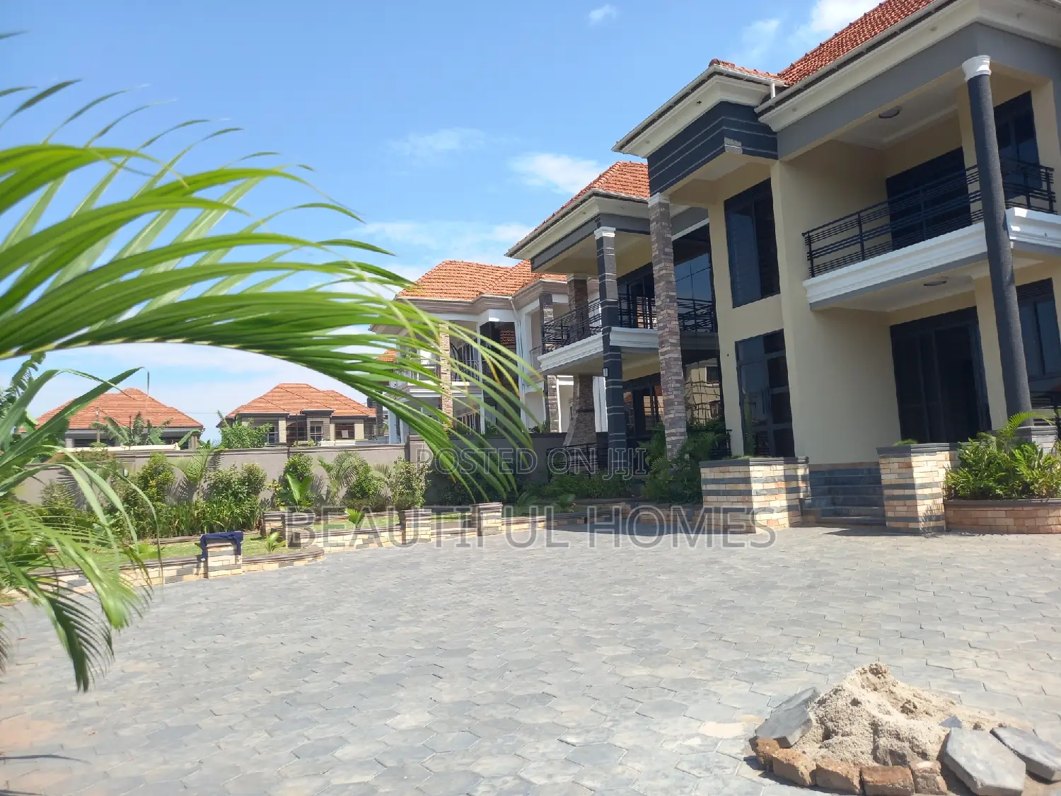 Furnished 7bdrm Duplex in Kisaasi, Nakawa for sale in Nakawa
