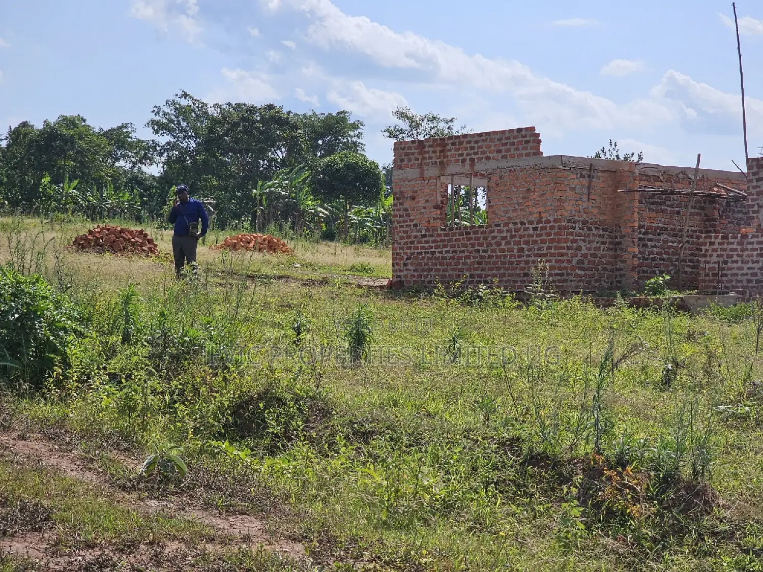 Wakiso Namayumba Plots Available for Sale 200 MTRS on Tamrac in Wakiso / Wakiso