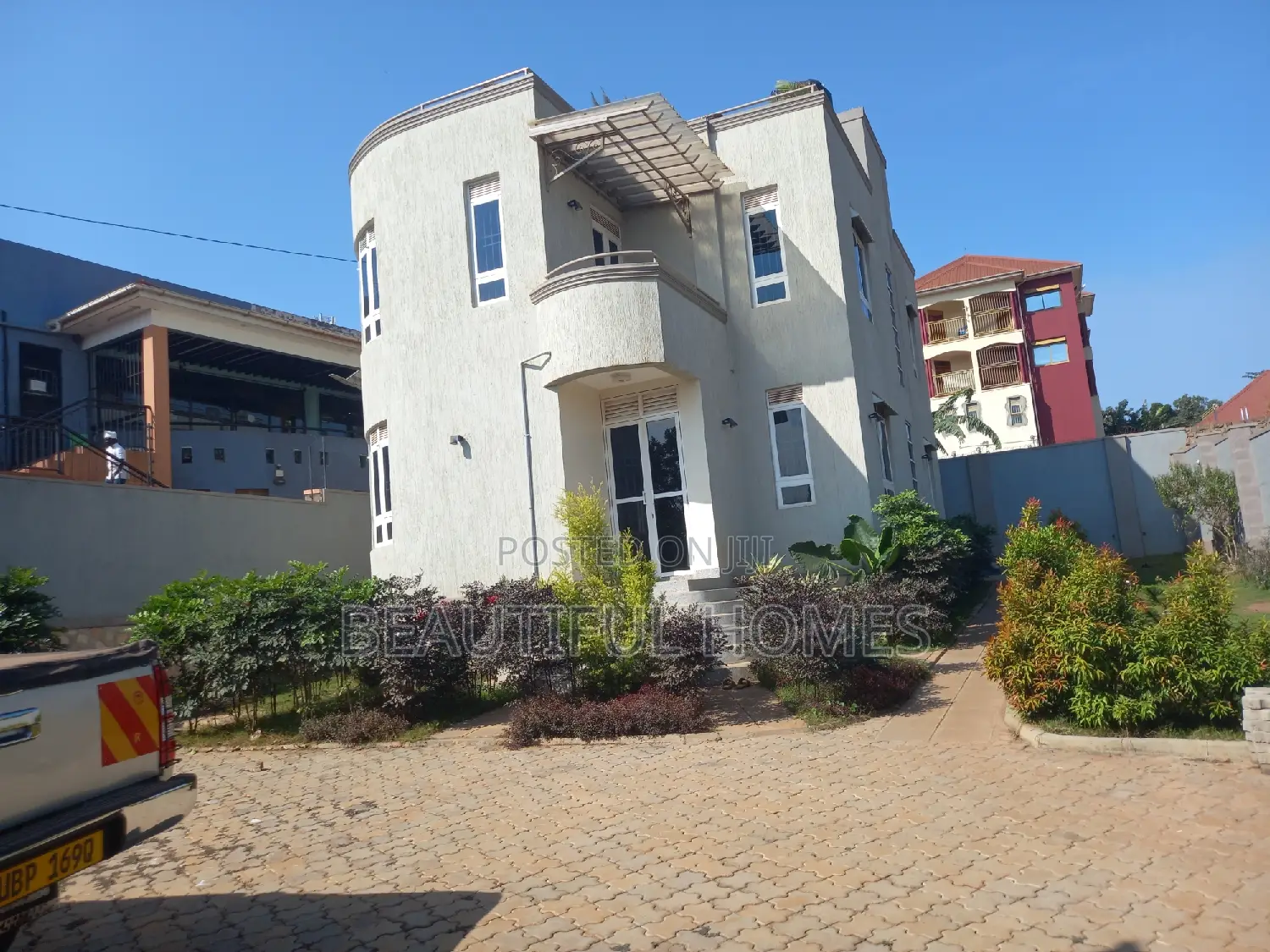 Furnished 4bdrm Duplex in Kira for sale in Kira