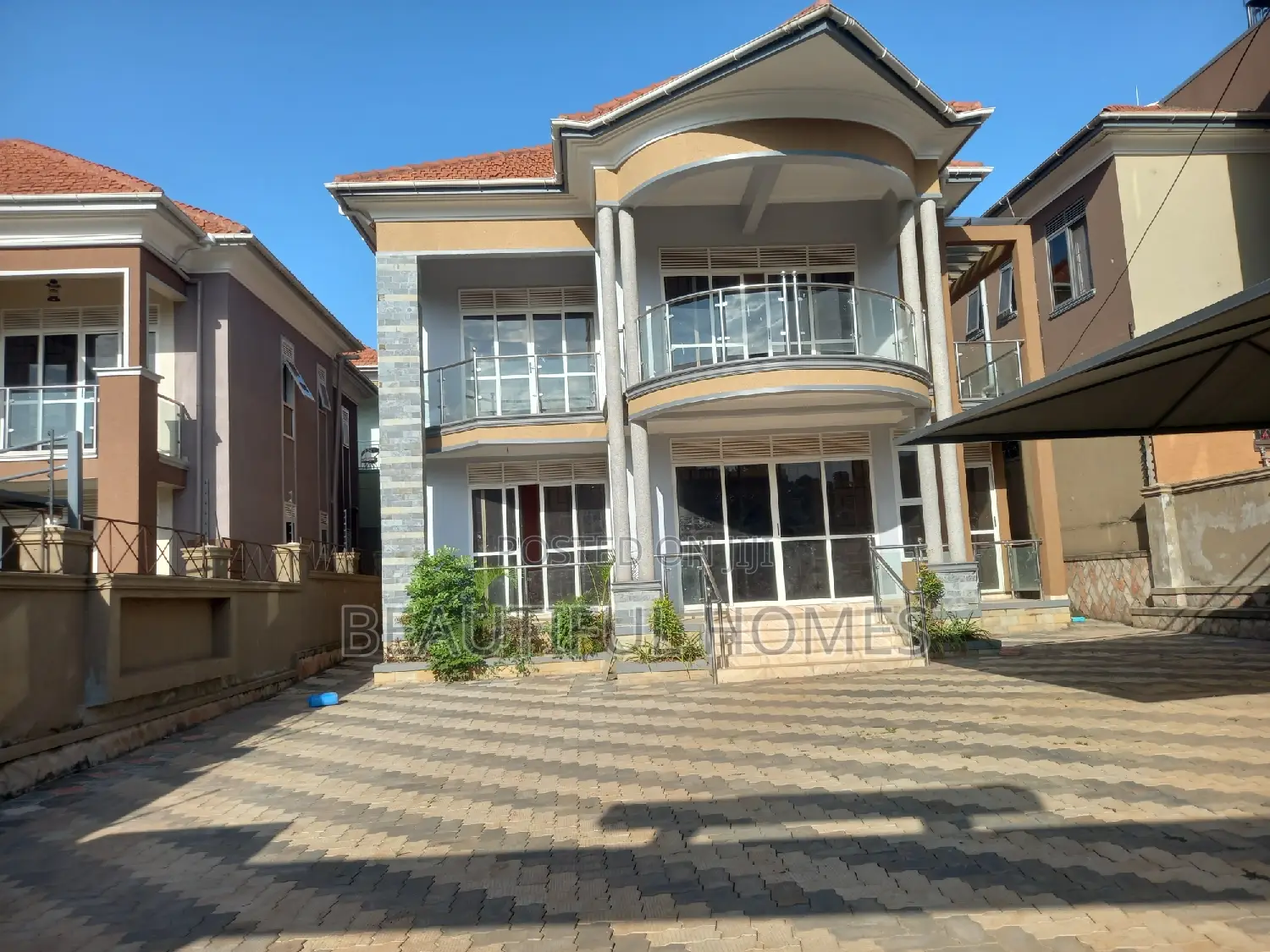 Furnished 5bdrm Duplex in Kyanja First Class, Nakawa for sale in Nakawa