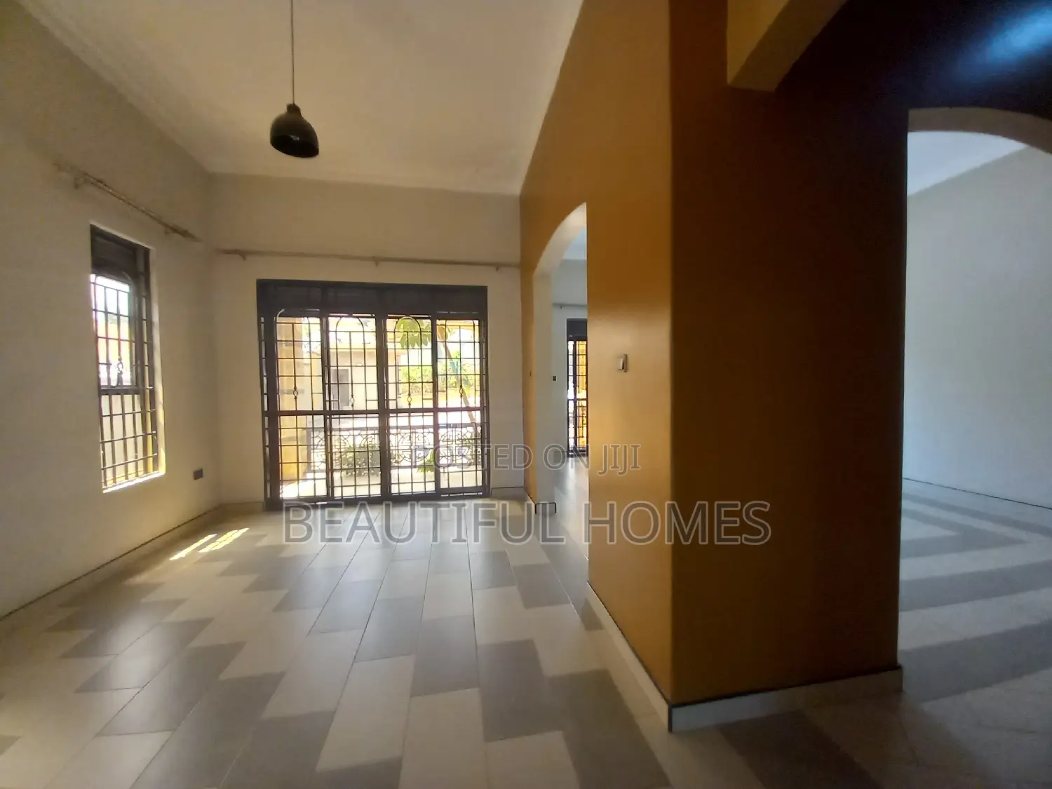 Furnished 5bdrm House in Kira for sale in Kira