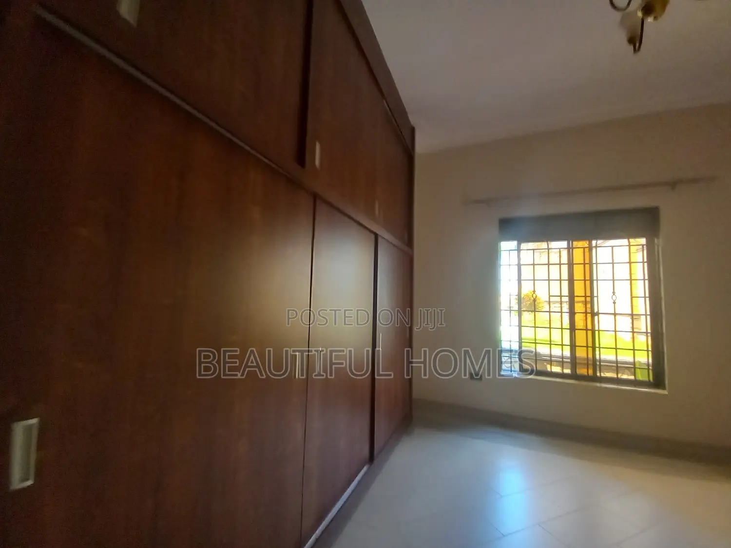 Furnished 5bdrm House in Kira for sale in Kira