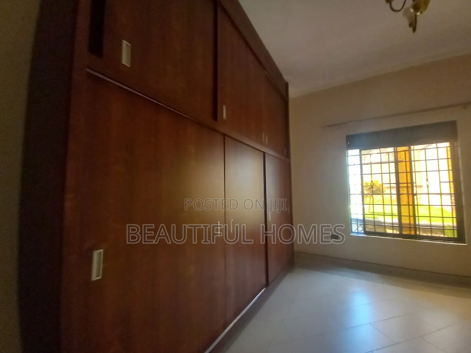 Furnished 5bdrm House in Kira for sale in Kira