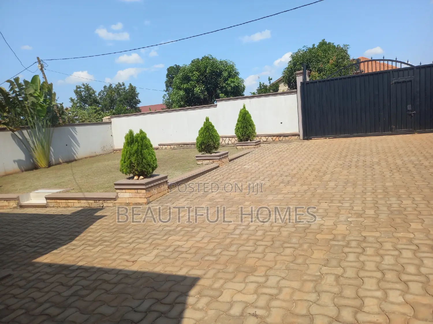 Furnished 4bdrm Bungalow in Kira for sale in Kira