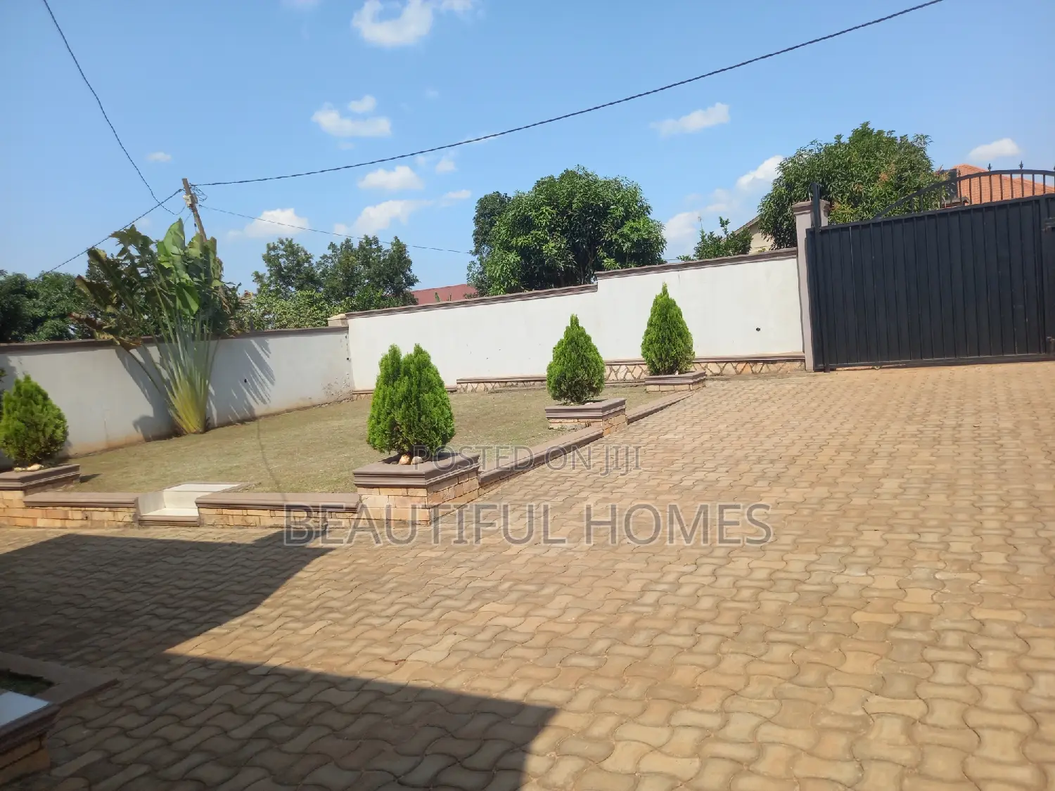 Furnished 4bdrm Bungalow in Kira for sale in Kira