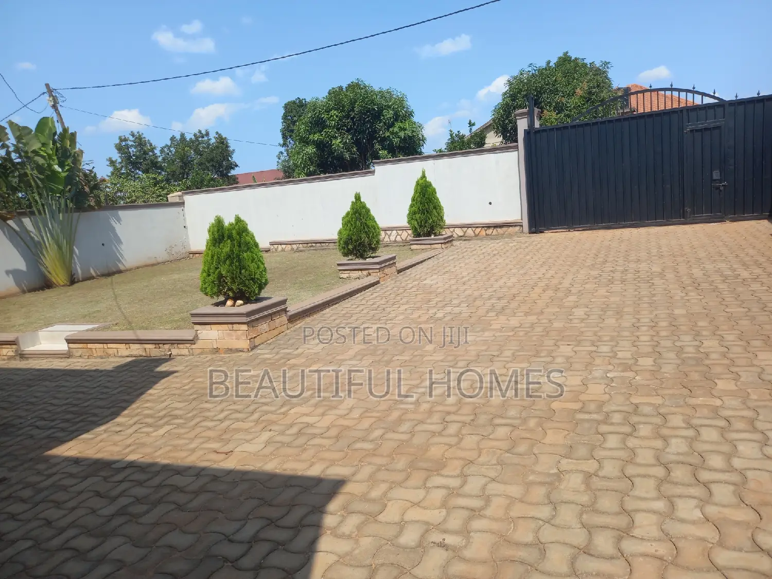 Furnished 4bdrm Bungalow in Kira for sale in Kira