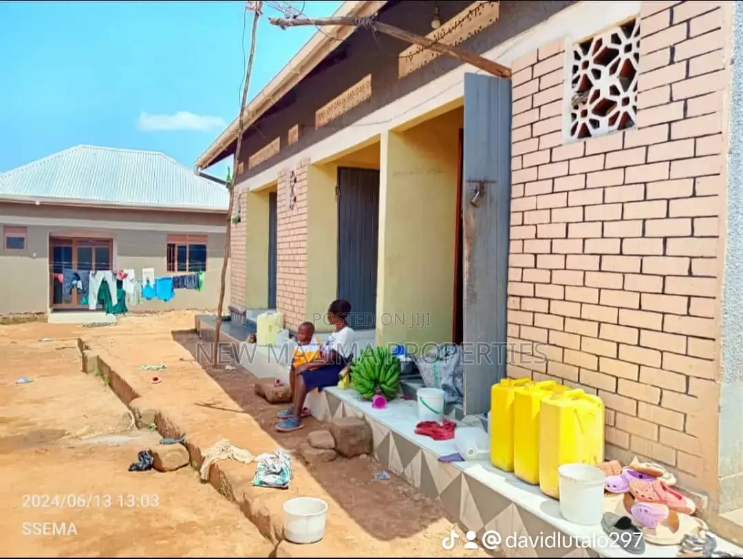 3bdrm House in Bulenga Town, Division A for sale in Division A
