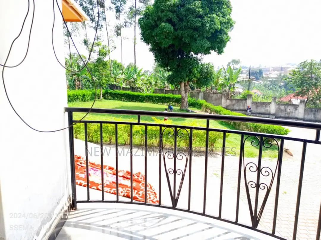 3bdrm Bungalow in Buloba Buyala, Division A for sale in Division A