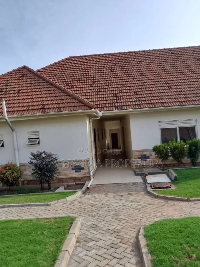 Veryclassic Four Starhotel of Over 45guest Rooms 4rent Ntebe in Division A