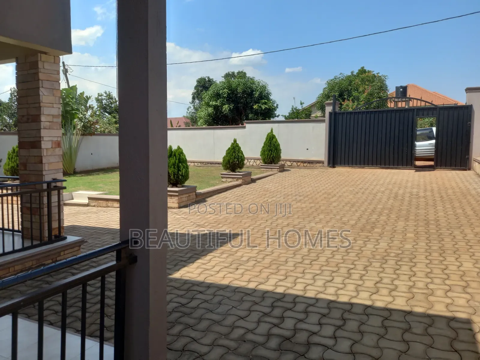 Furnished 4bdrm Maisonette in Kira for sale in Kira