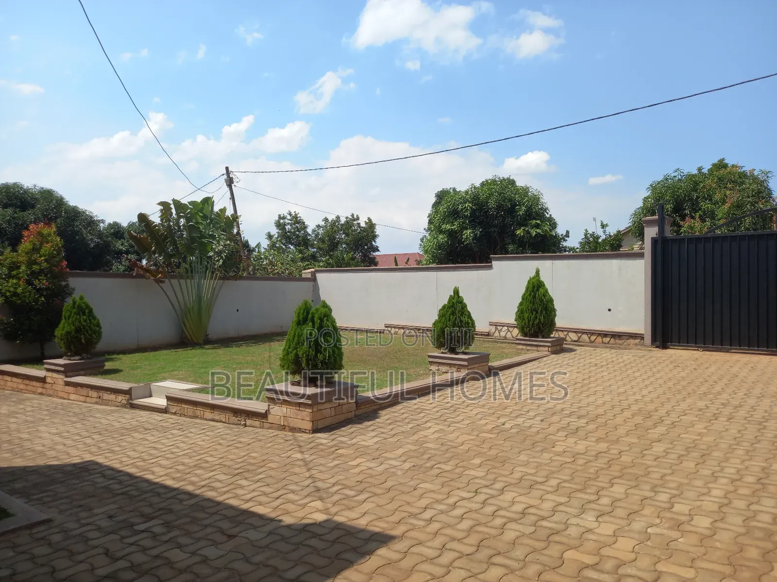 Furnished 4bdrm House in Kira for sale in Kira