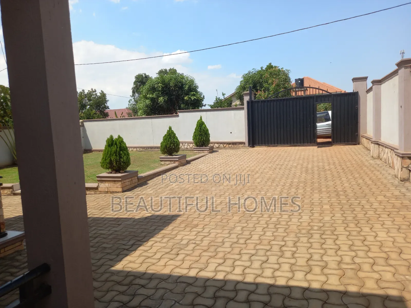 Furnished 4bdrm House in Kira for sale in Kira