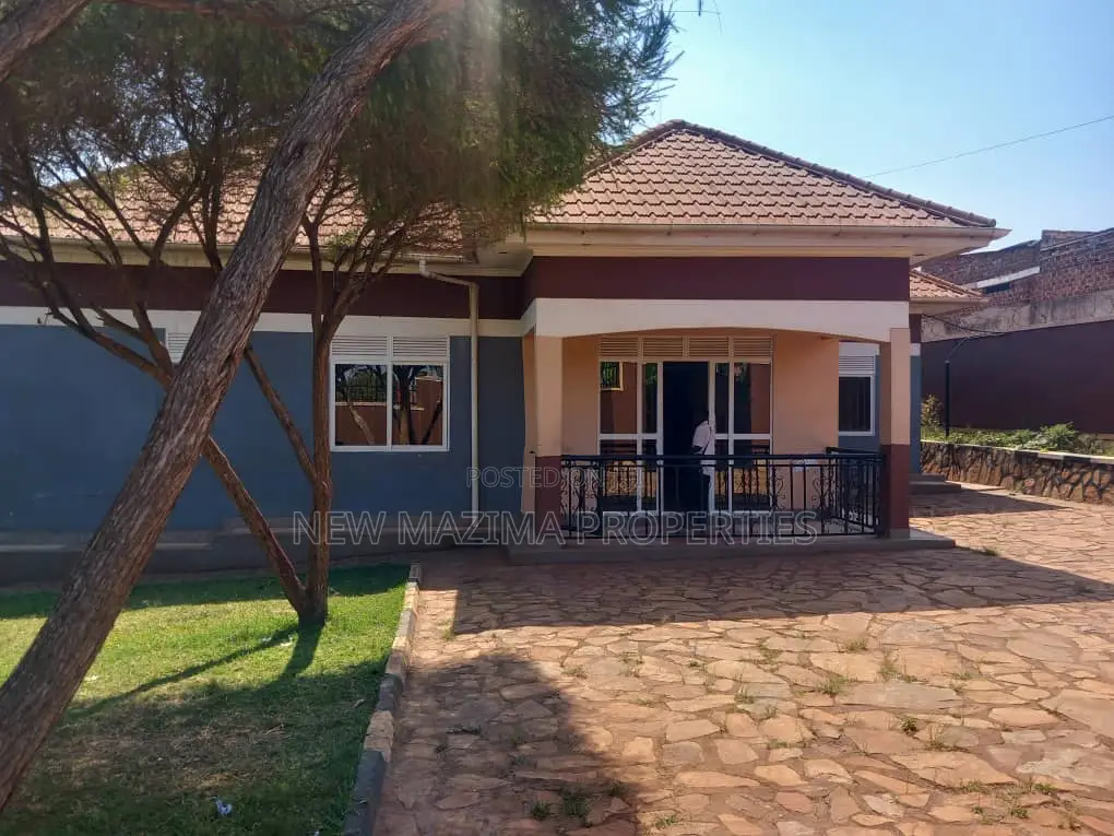 3bdrm Bungalow in Namasuba Ntebe Rd, Division A for rent in Division A