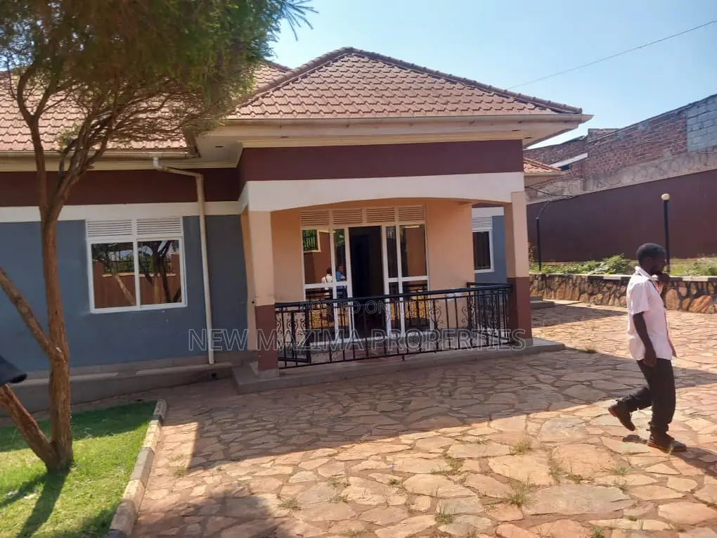 3bdrm Bungalow in Namasuba Ntebe Rd, Division A for rent in Division A