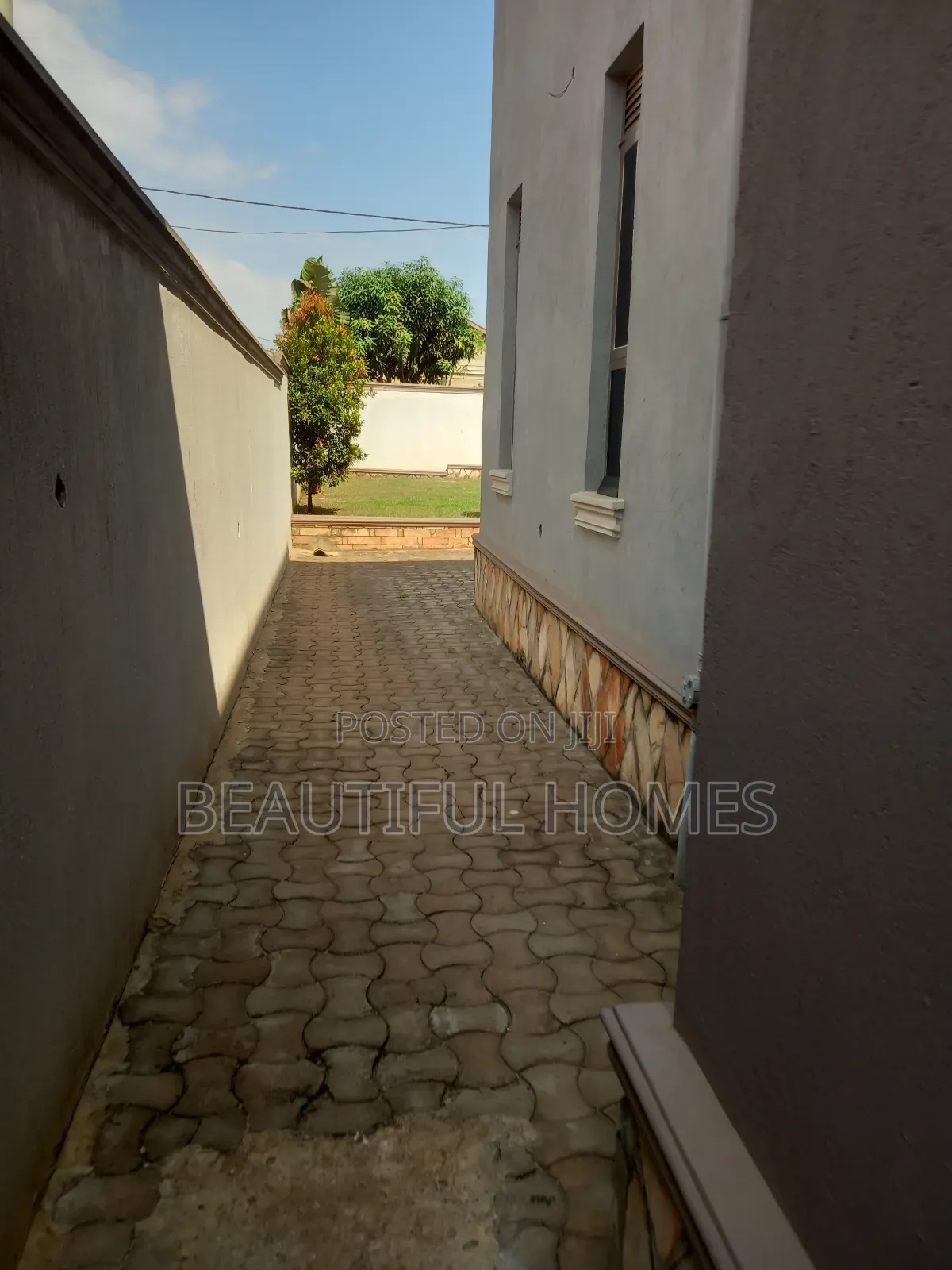 Furnished 4bdrm House in Kira for sale in Kira
