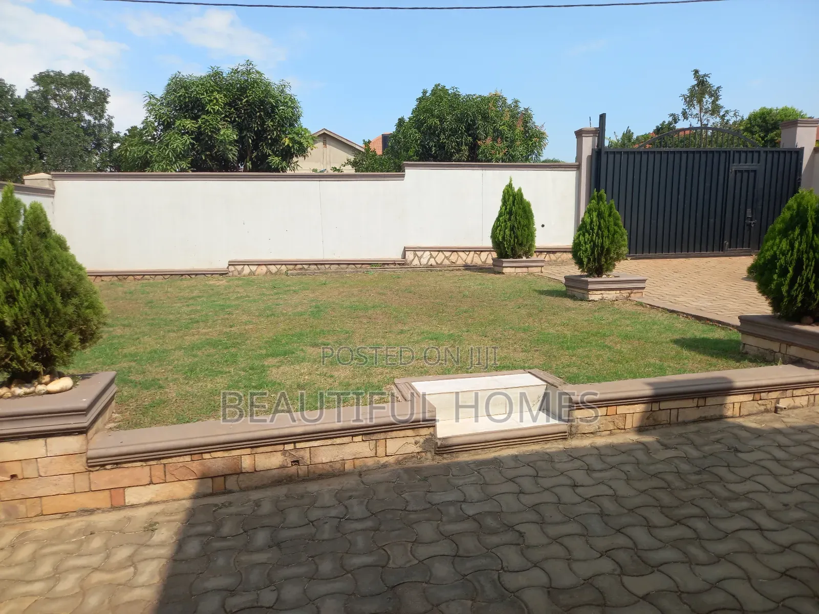 Furnished 4bdrm Bungalow in Kira for sale in Kira