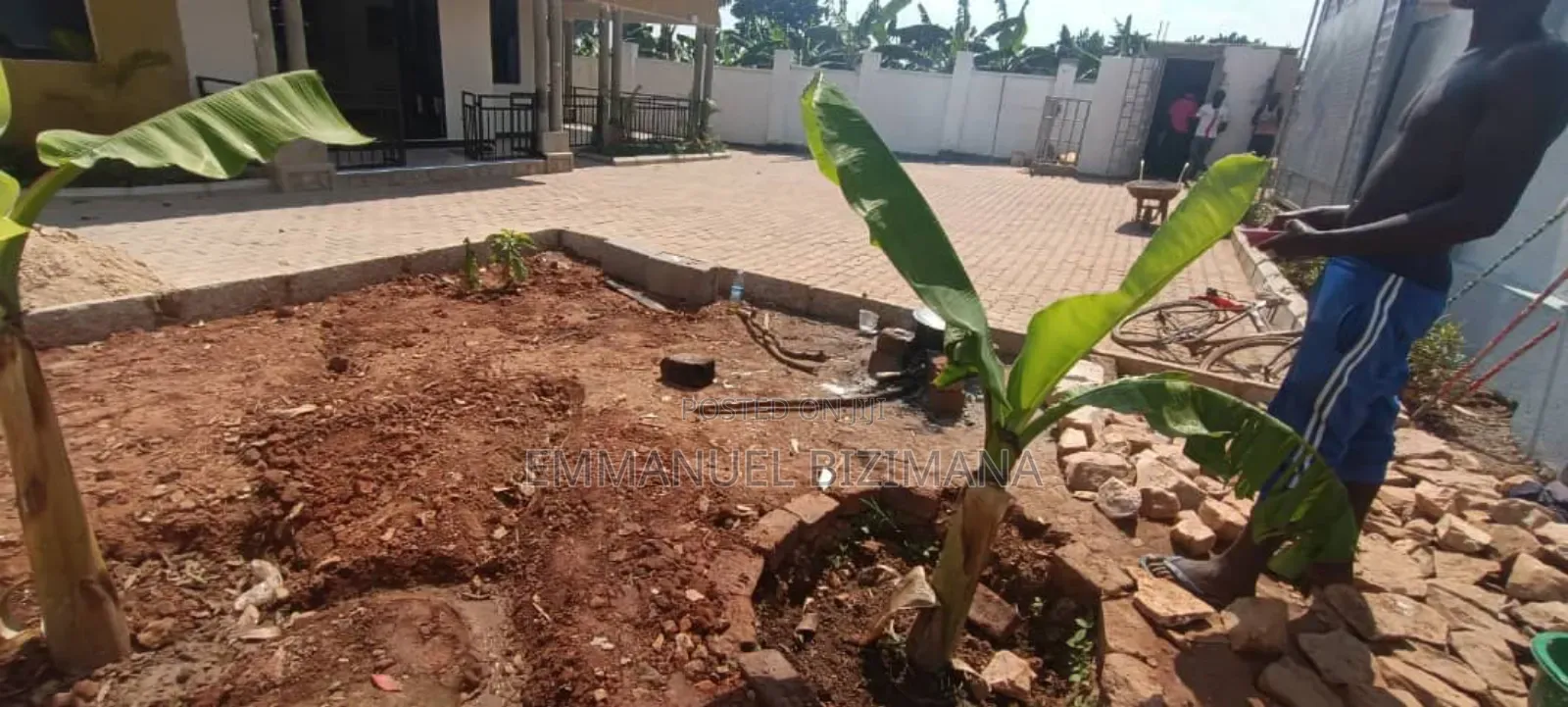 3bdrm Bungalow in Wemac Properties, Kira for sale in Kira