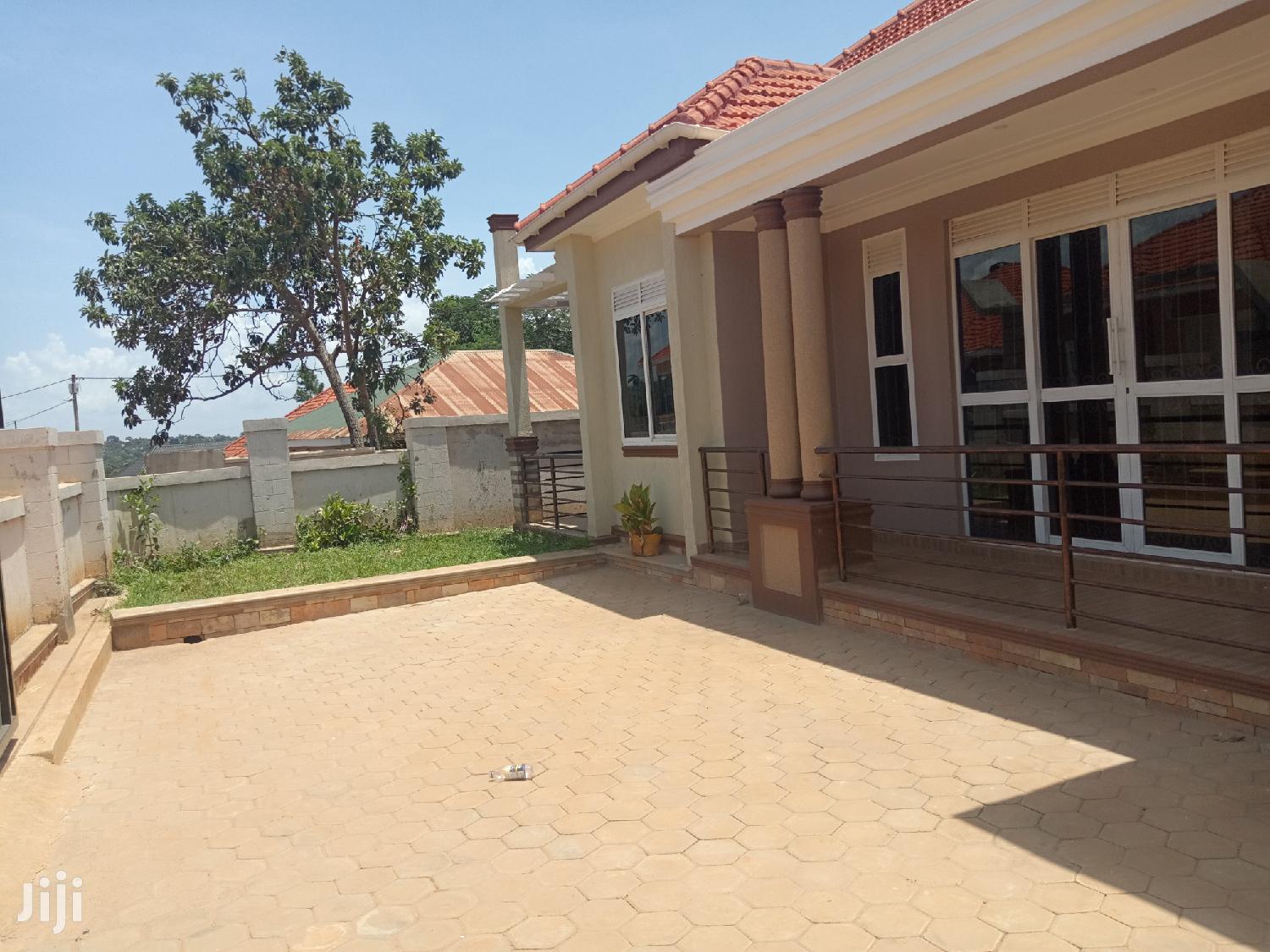Kira House in Organized Tarmacked Neighborhood for Sell in Kampala