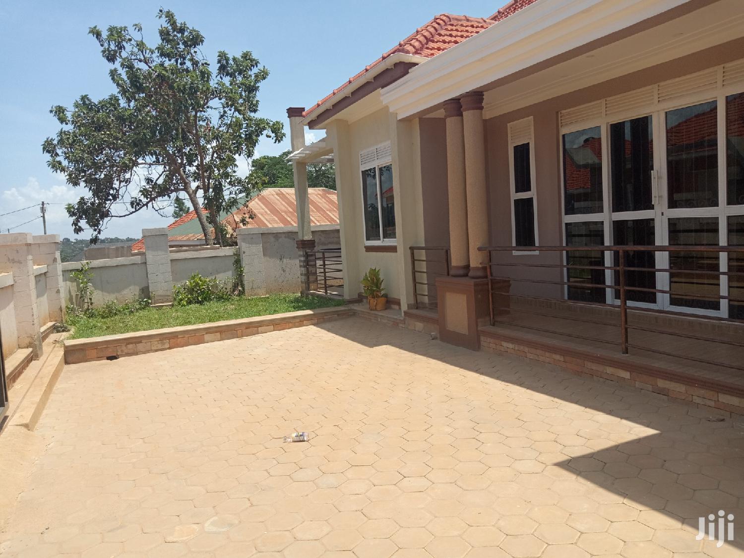 Kira House in Organized Tarmacked Neighborhood for Sell in Kampala