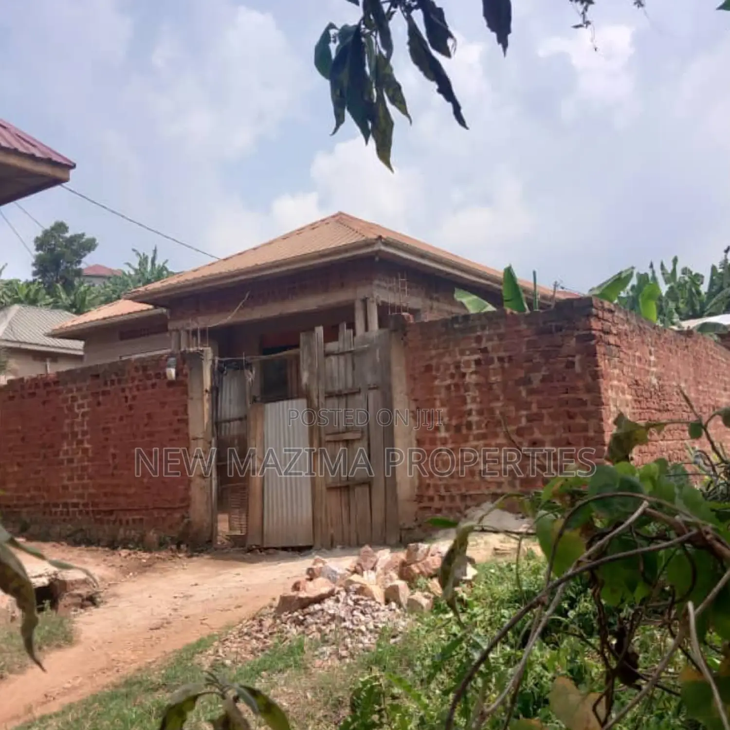 3bdrm Bungalow in After Munyonyo On, Division A for sale in Division A
