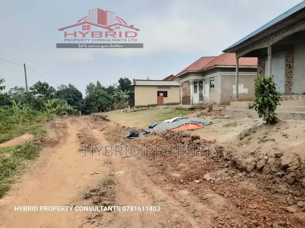 Prime Plots for Sale at Wakiso~Mabombwe Estate~Hoima Rd Vii. in Wakiso / Wakiso