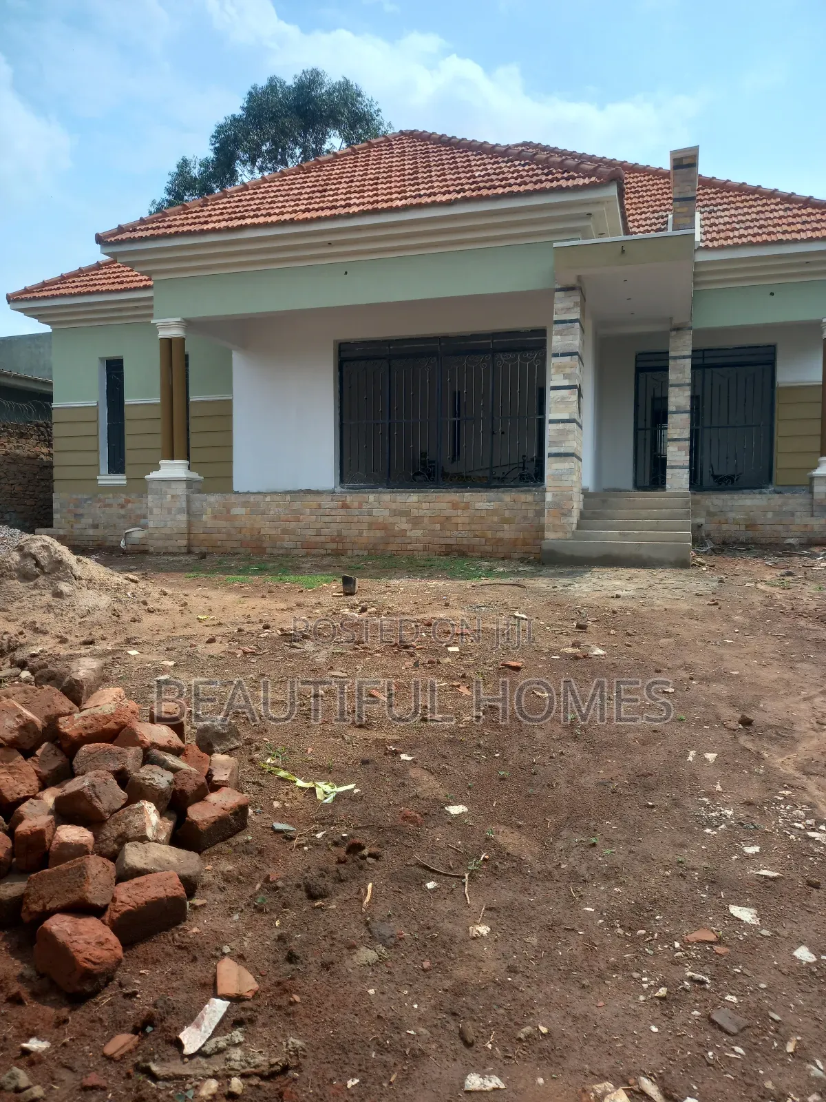 Furnished 4bdrm Bungalow in Kira Mulawa for sale in Kira