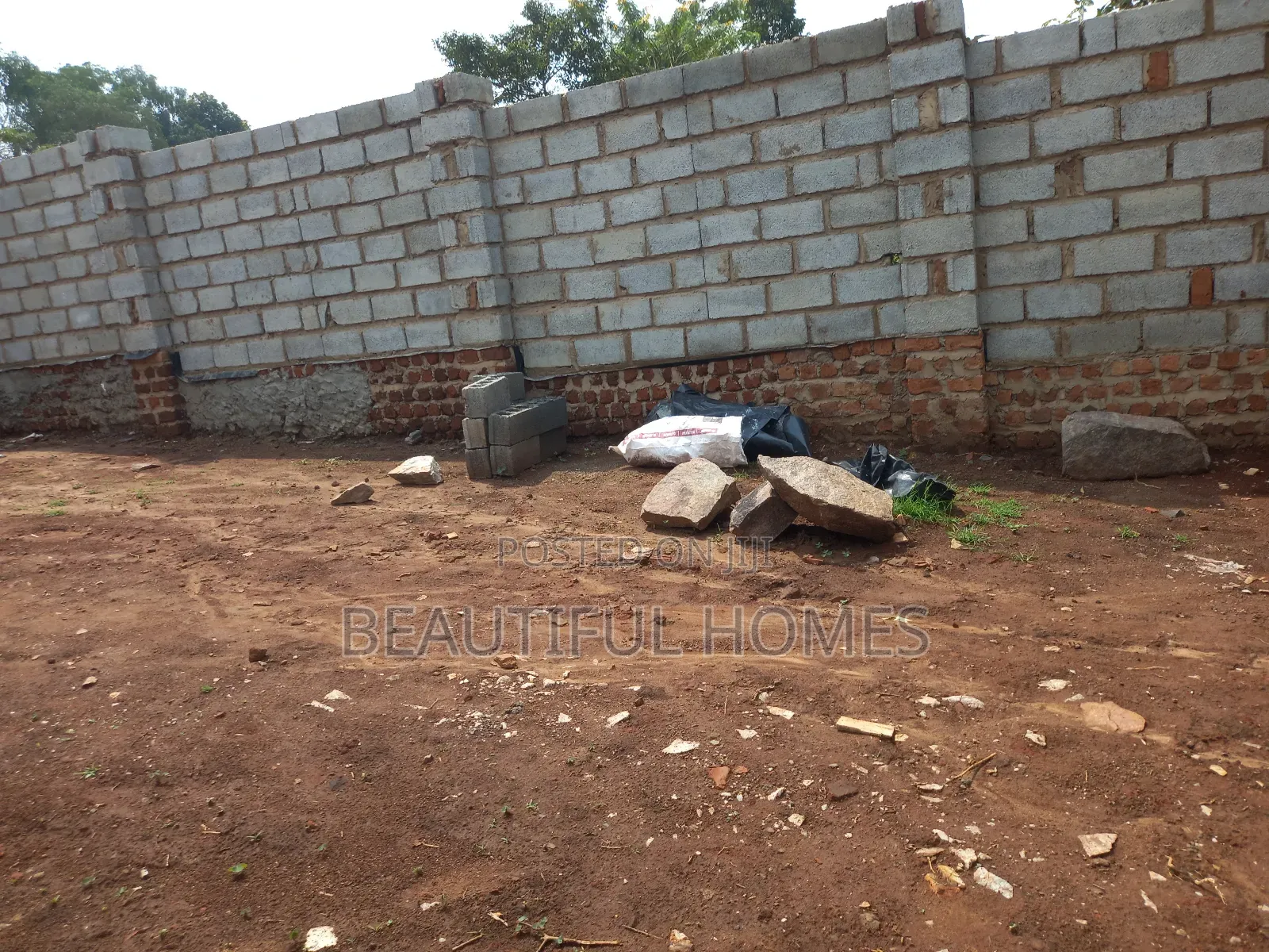 Furnished 4bdrm Bungalow in Kira Mulawa for sale in Kira