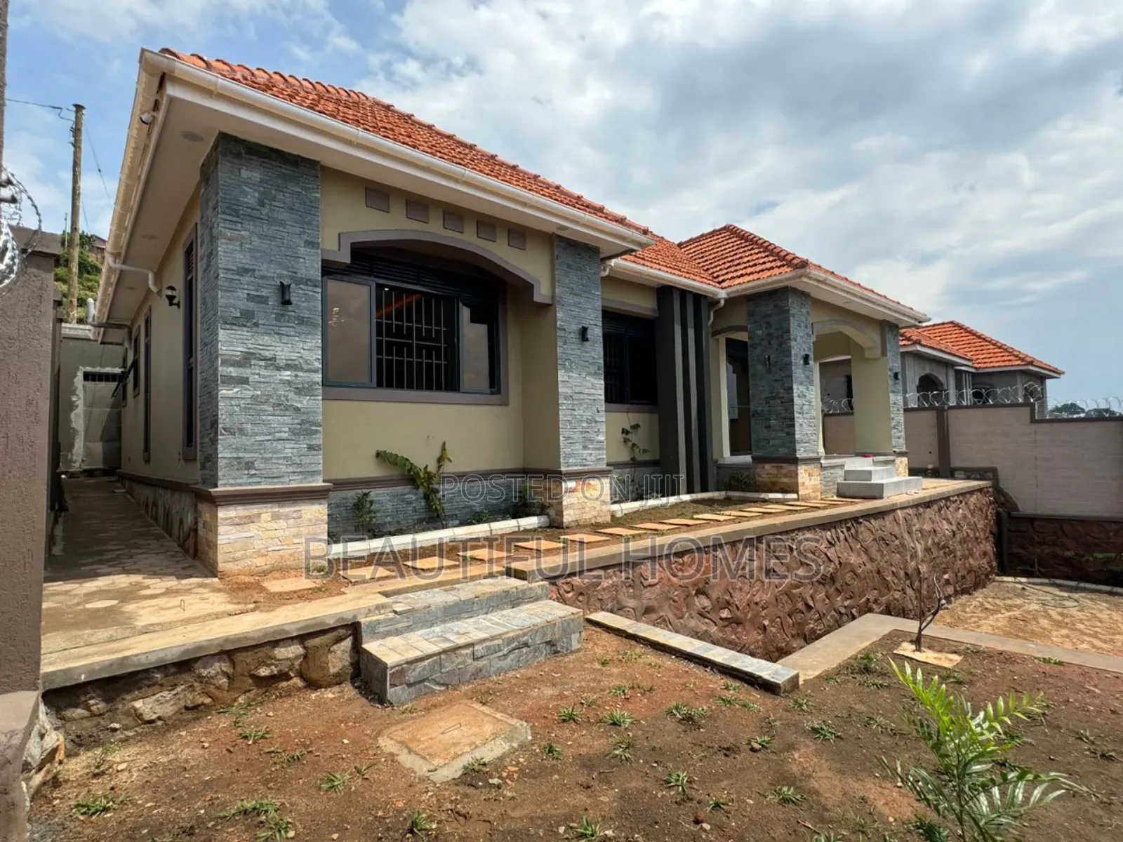 Furnished 4bdrm House in Bwebajja, Ssabagabo-Makindye for sale in Ssabagabo-Makindye