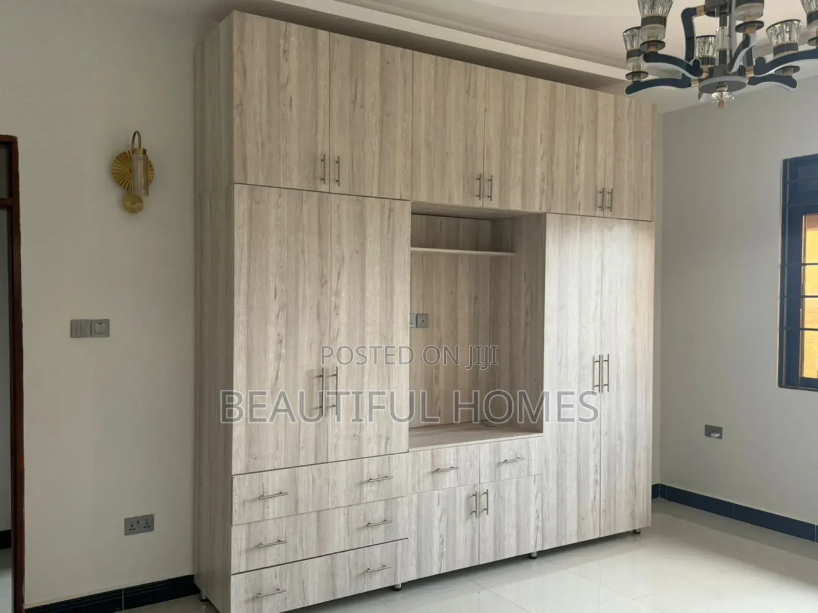 Furnished 4bdrm Mansion in Bwebajja, Ssabagabo-Makindye for sale in Ssabagabo-Makindye