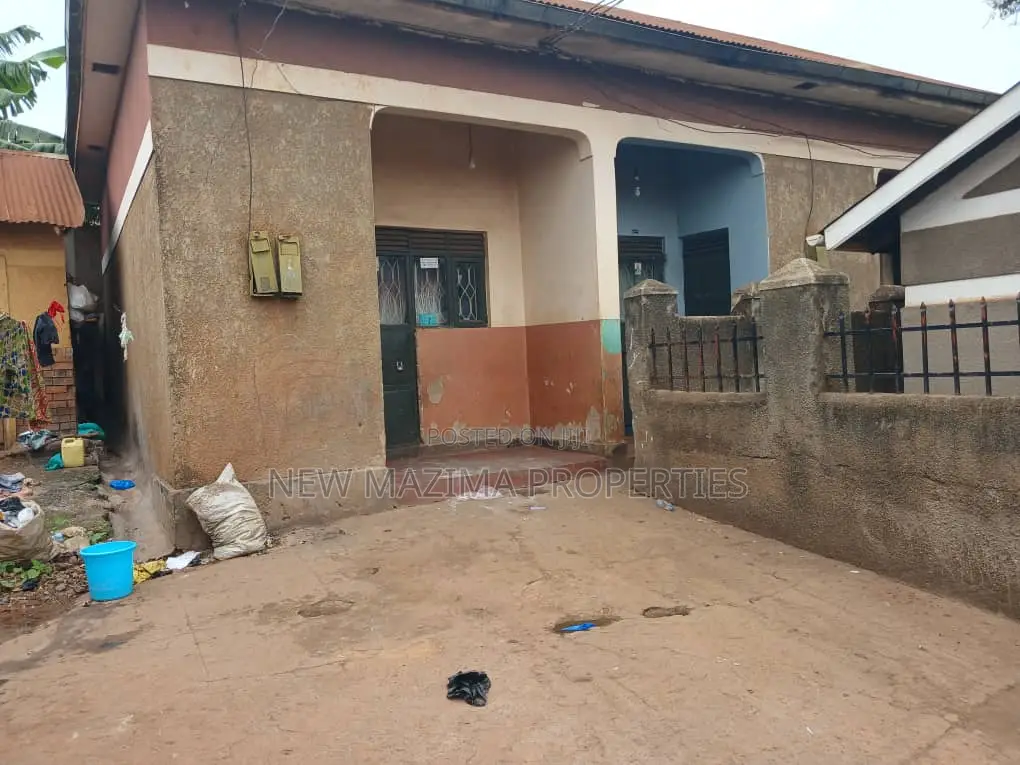 4bdrm House in Nsambya Town, Division A for sale in Division A