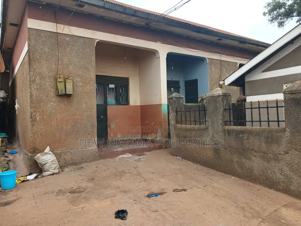 4bdrm House in Nsambya Town, Division A for sale in Division A