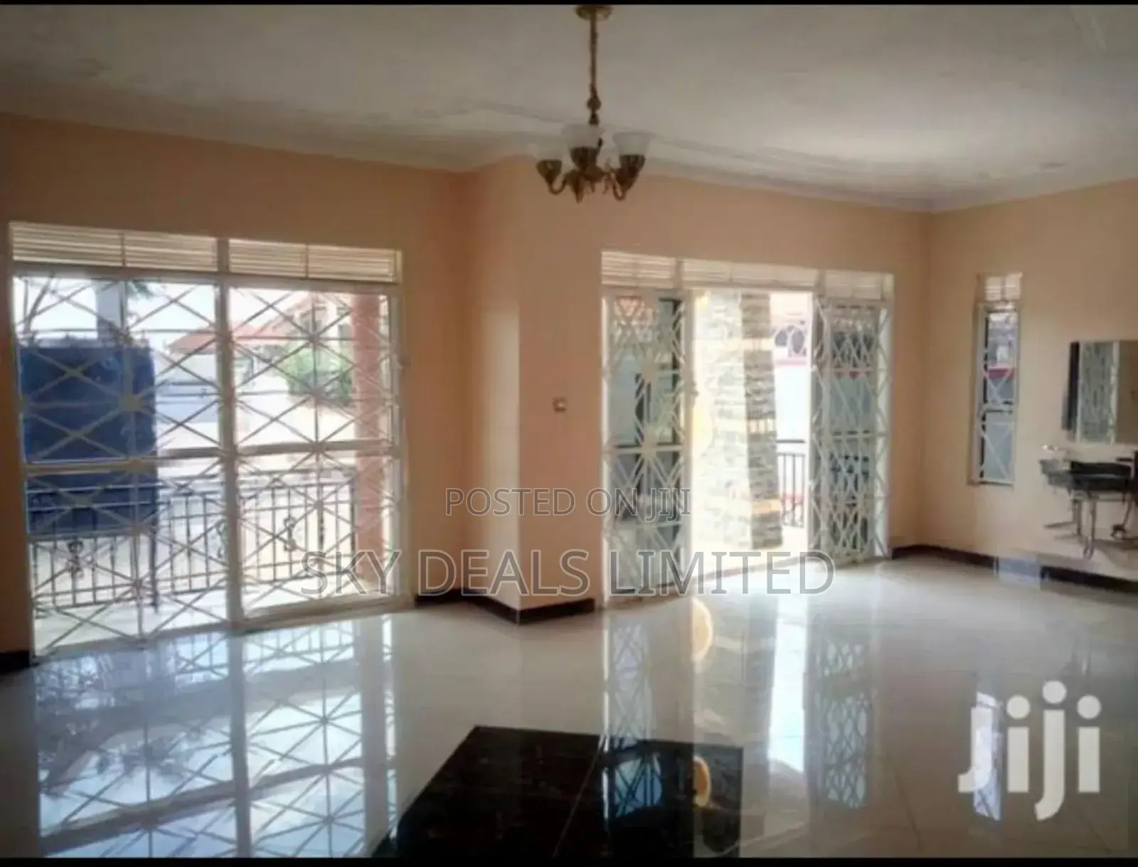 3bdrm Apartment in Kisaasi, Nakawa for sale in Nakawa
