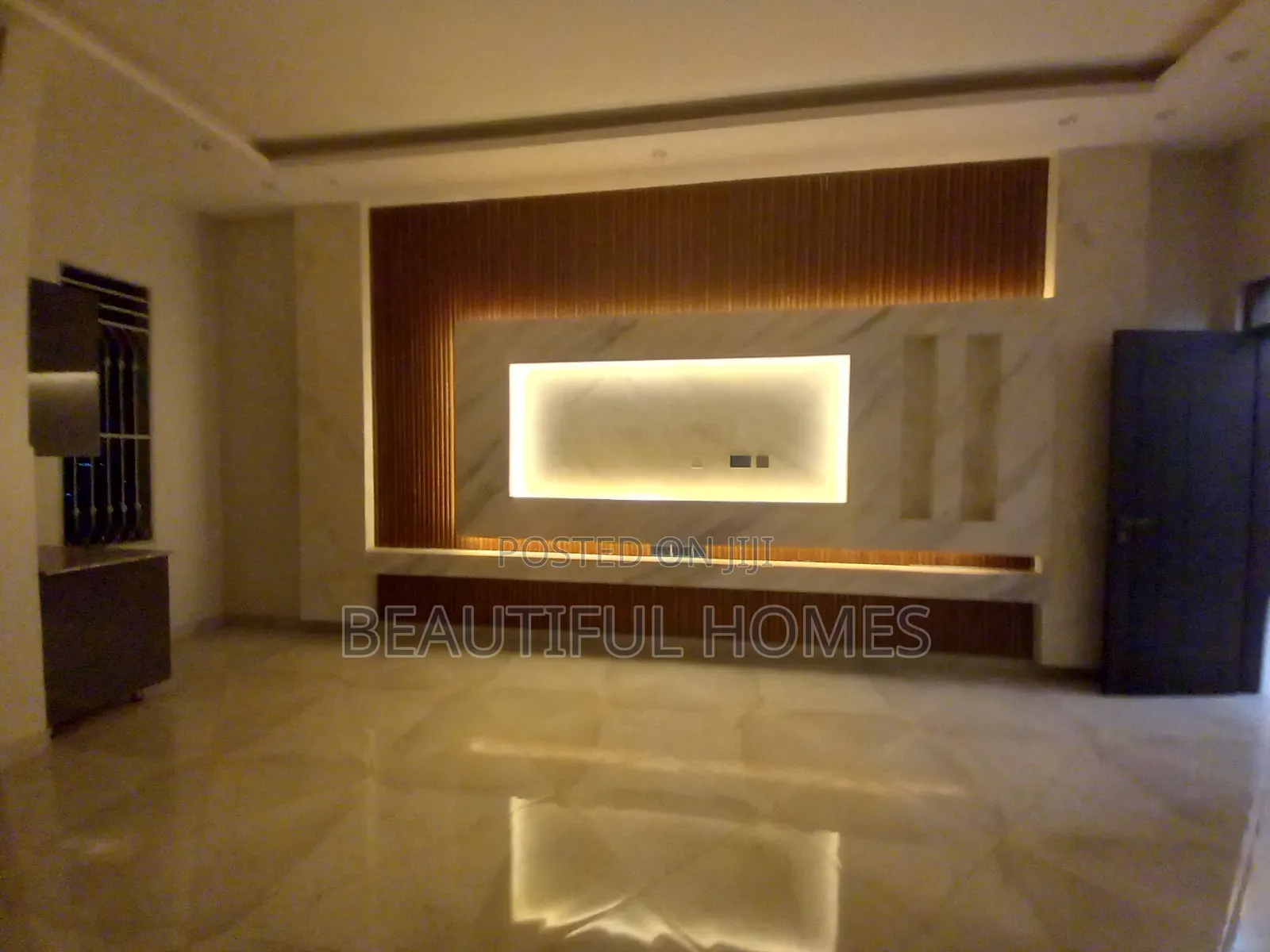 Furnished 6bdrm Mansion in Kira Ministers', Central Division for sale in Central Division