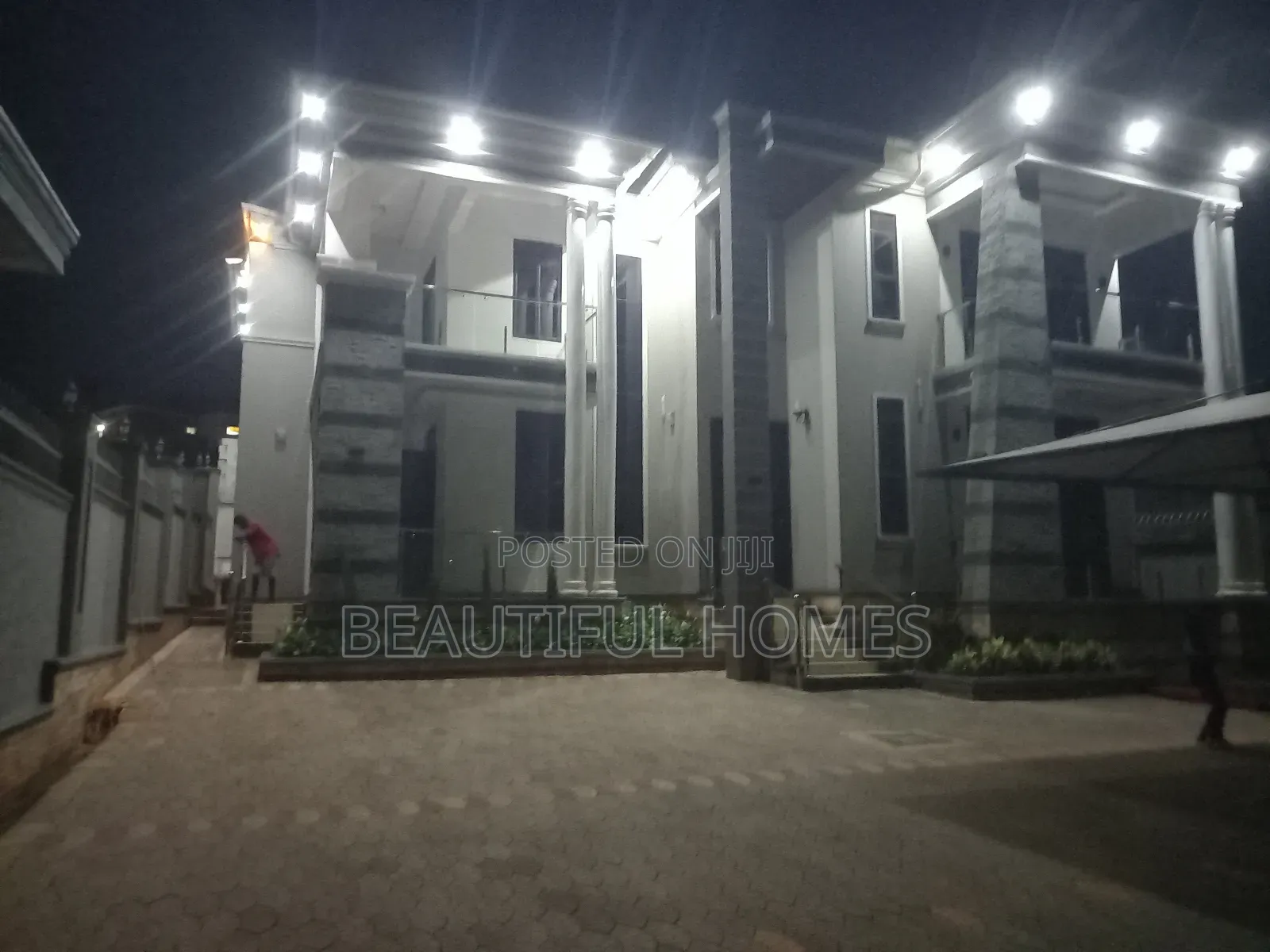 Furnished 6bdrm House in Kira Organised for sale in Kira
