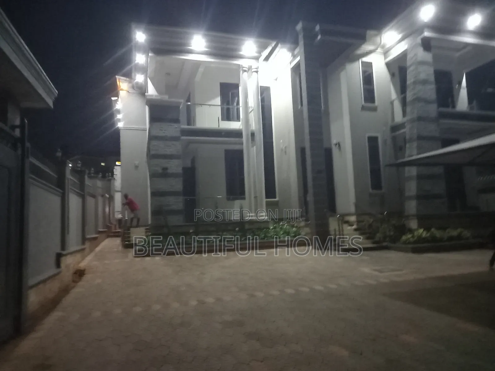 Furnished 6bdrm House in Kira for sale in Kira
