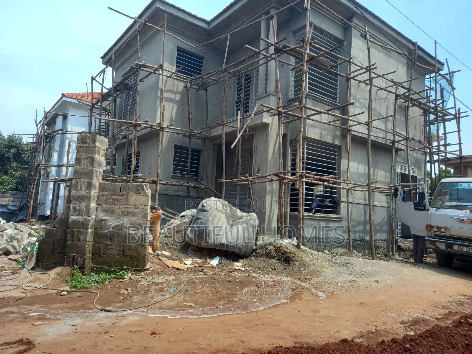 Furnished 4bdrm Duplex in Kira for sale in Kira