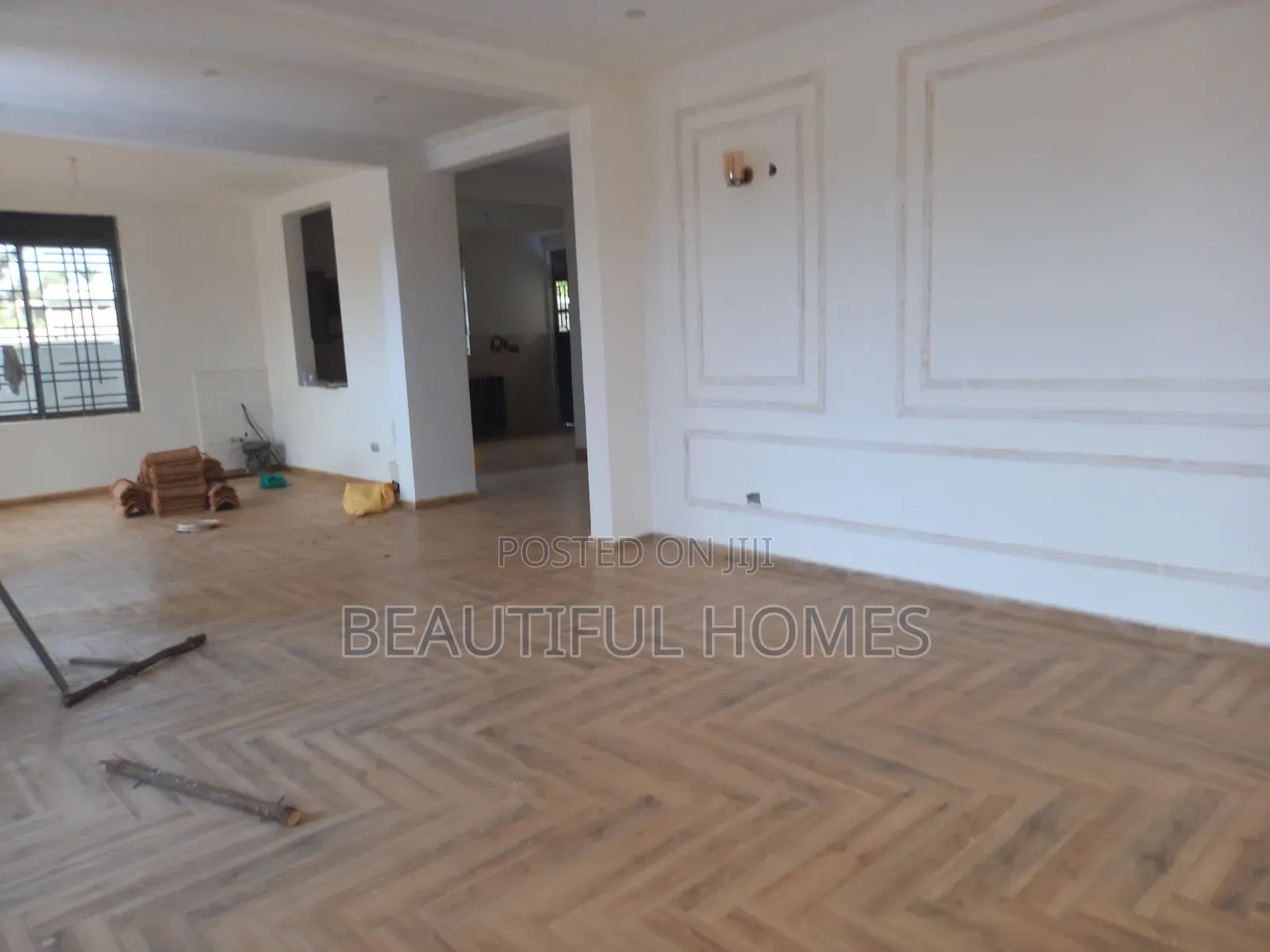 Furnished 6bdrm Mansion in Kira Rich for sale in Kira