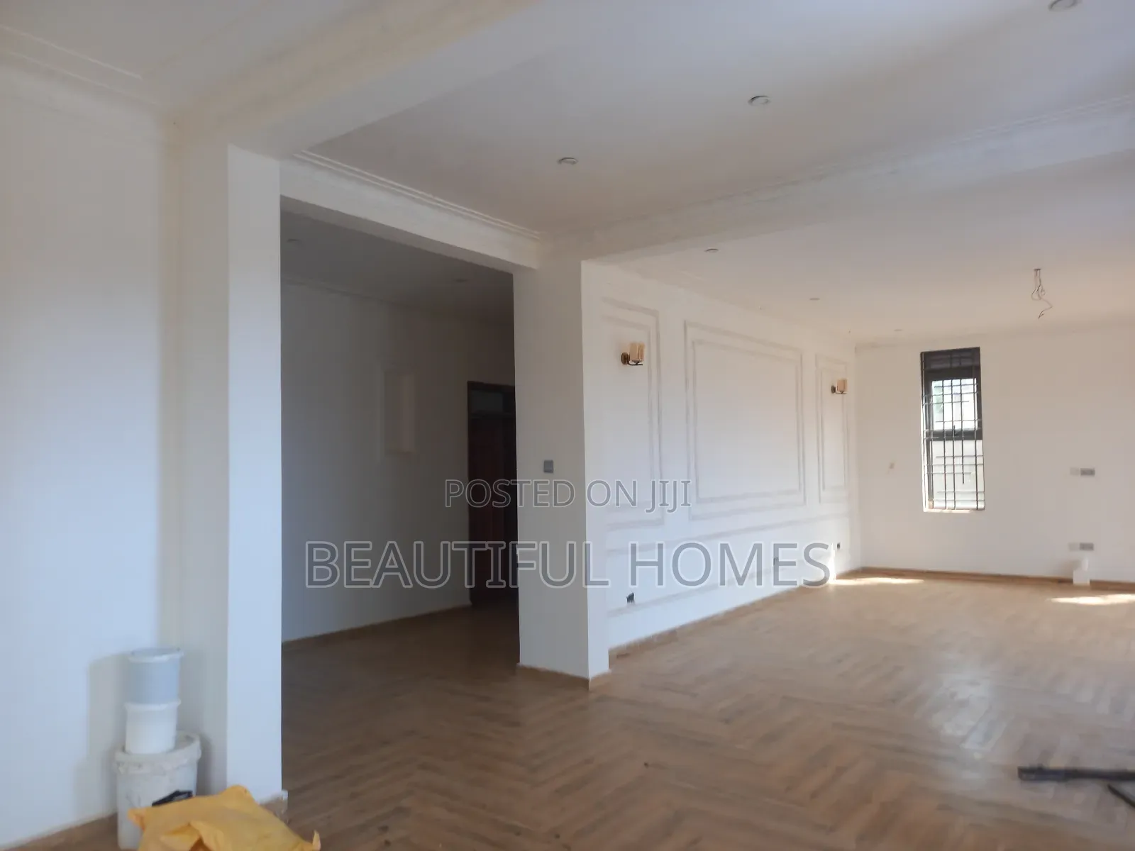 Furnished 6bdrm Mansion in Kira Rich for sale in Kira