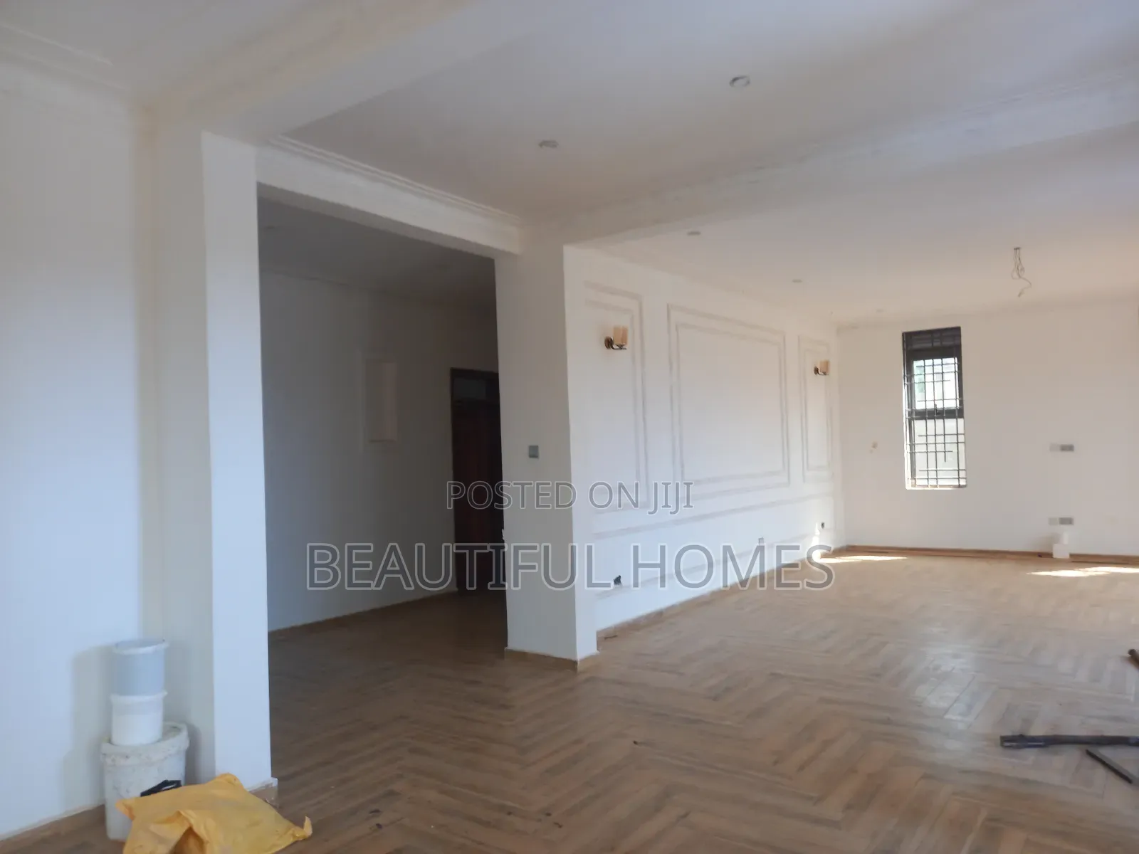 Furnished 6bdrm Mansion in Kira Rich for sale in Kira