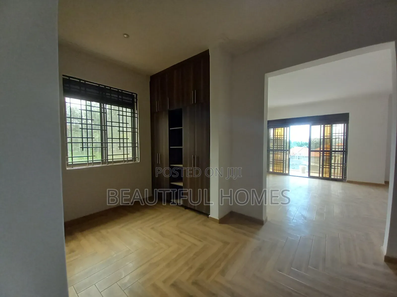 Furnished 6bdrm Mansion in Kira Corporates for sale in Kira