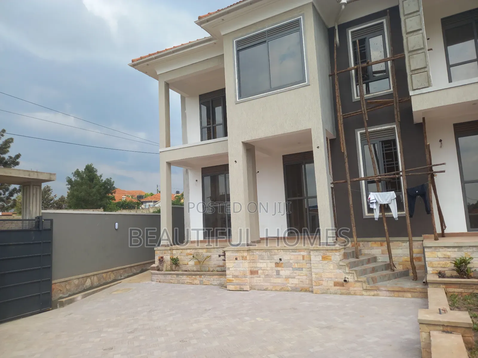Furnished 6bdrm Mansion in Kira Corporates for sale in Kira
