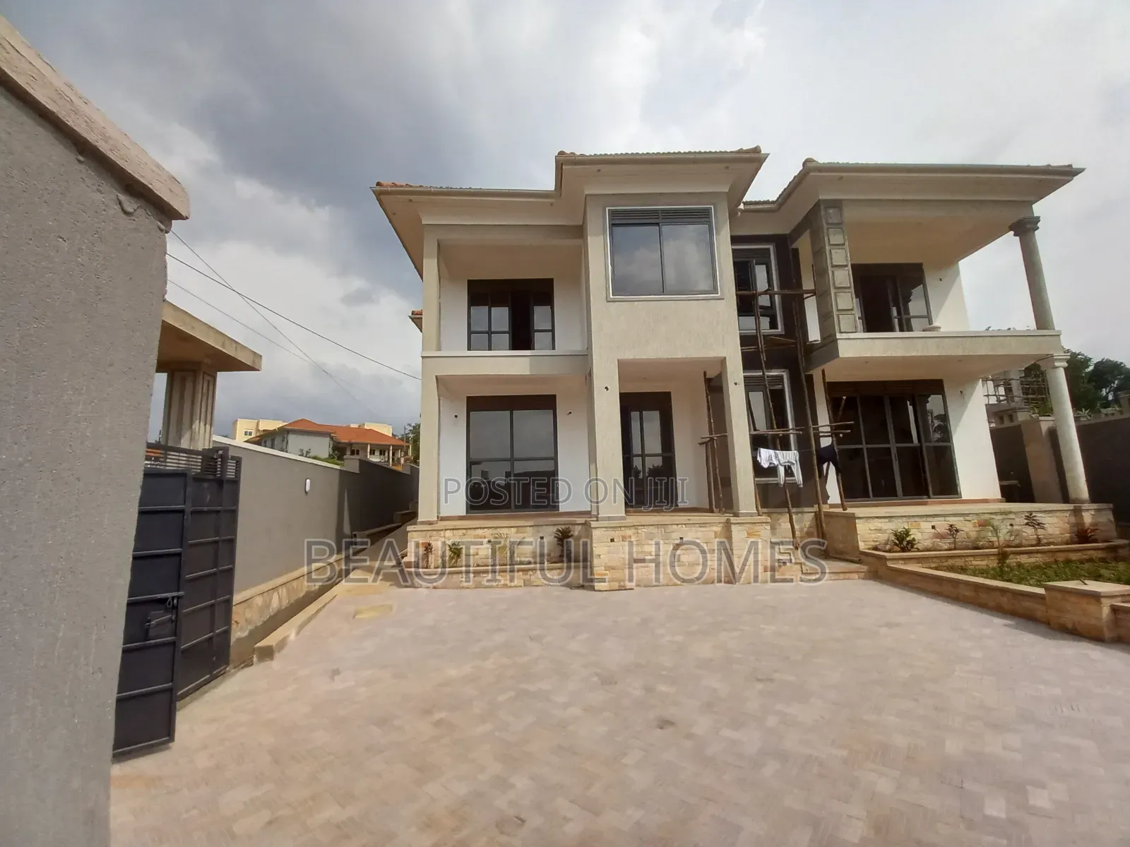 Furnished 6bdrm Mansion in Kira Wealthy Estate, Central Division in Central Division