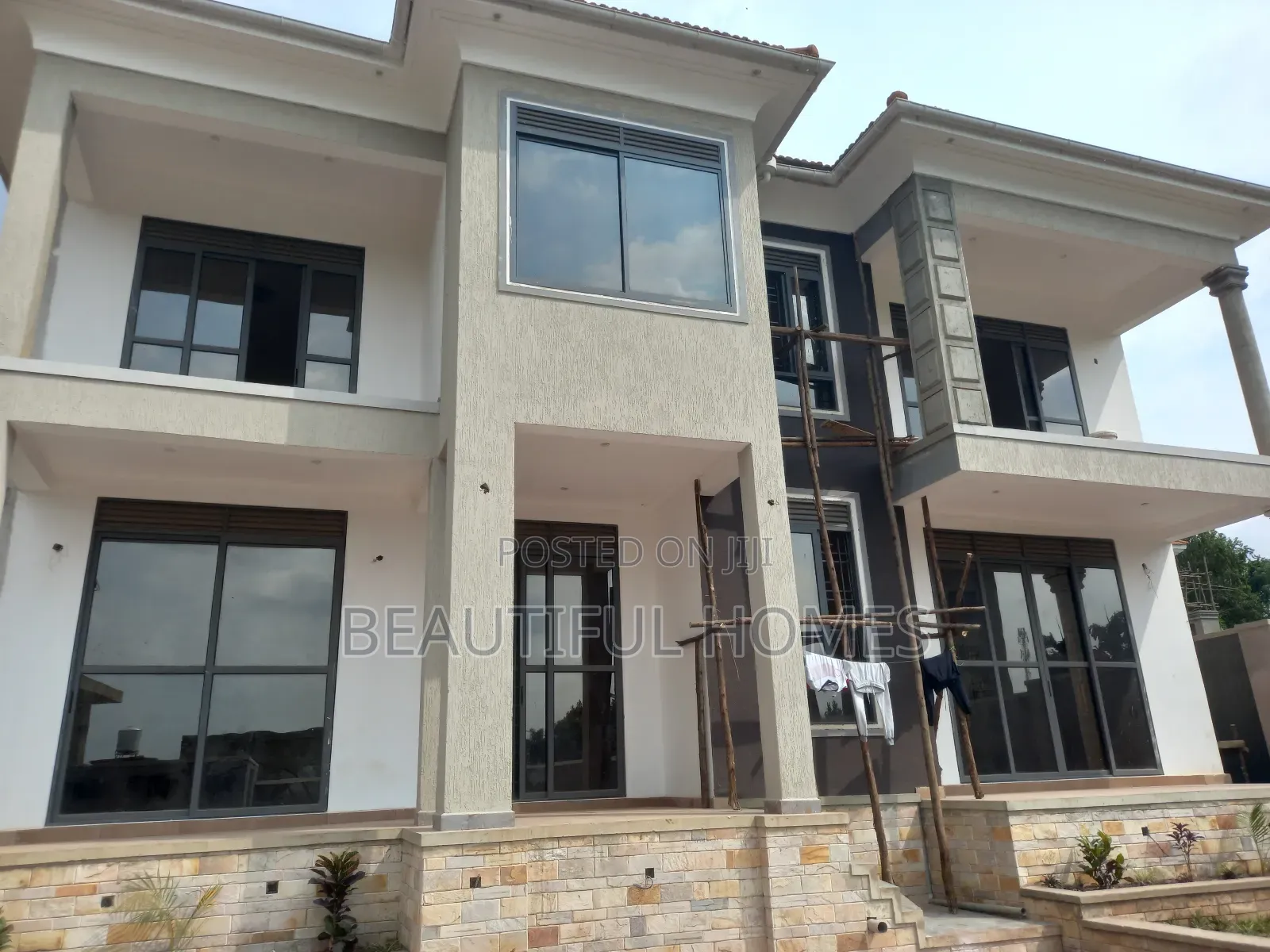 Furnished 6bdrm Mansion in Kira Wealthy Estate, Central Division in Central Division
