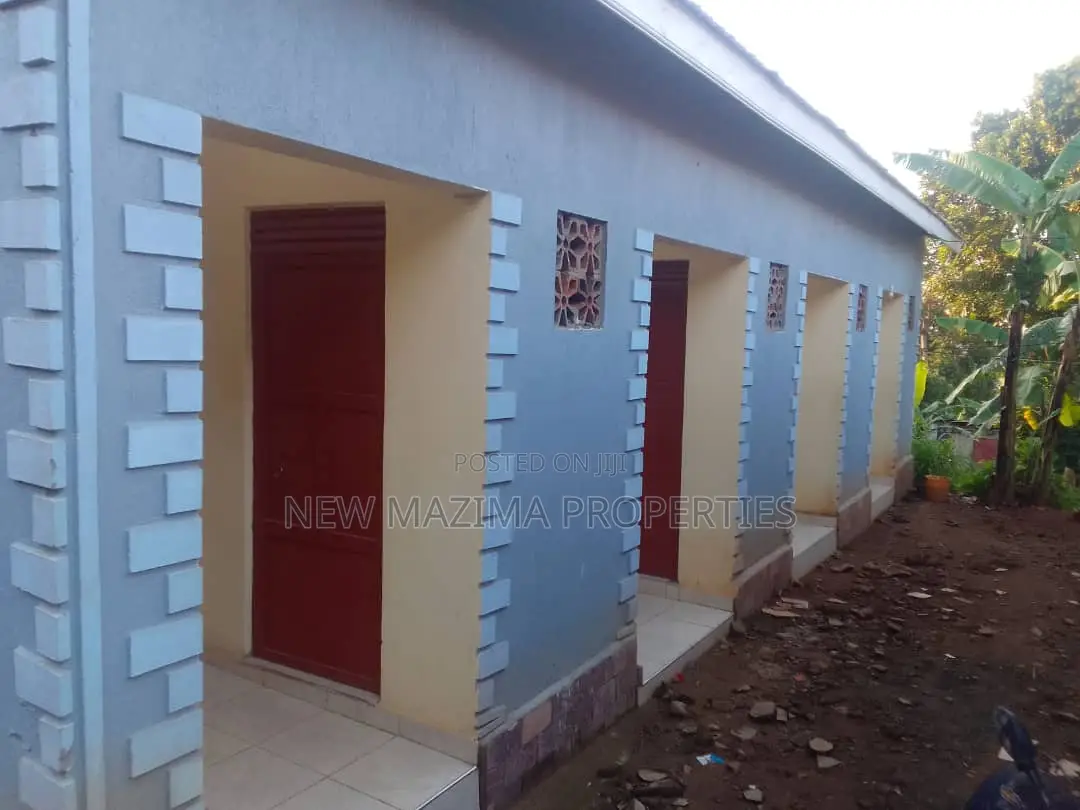 7bdrm House in After Munyonyo On, Division A for sale in Division A