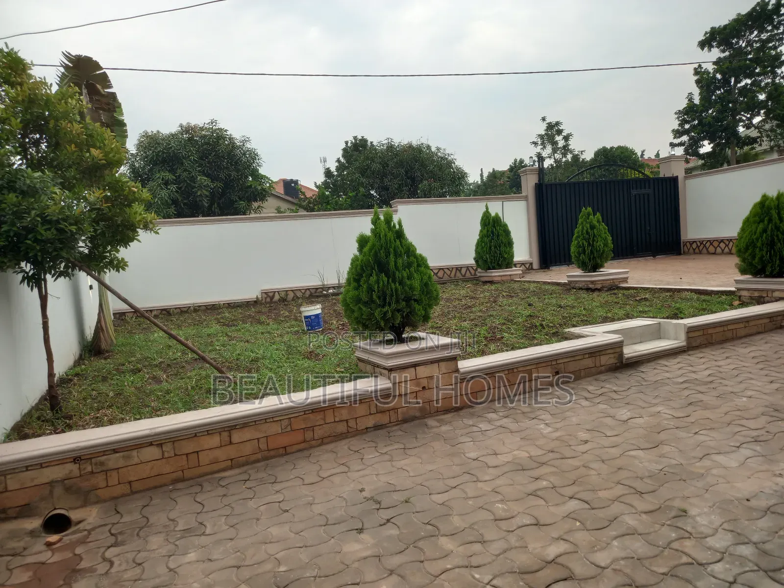 Furnished 4bdrm House in Kira for sale in Kira