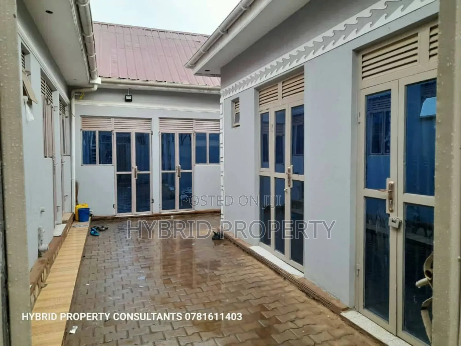 8bdrm Apartment in Kasubi Town Along, Rubaga for sale in Rubaga