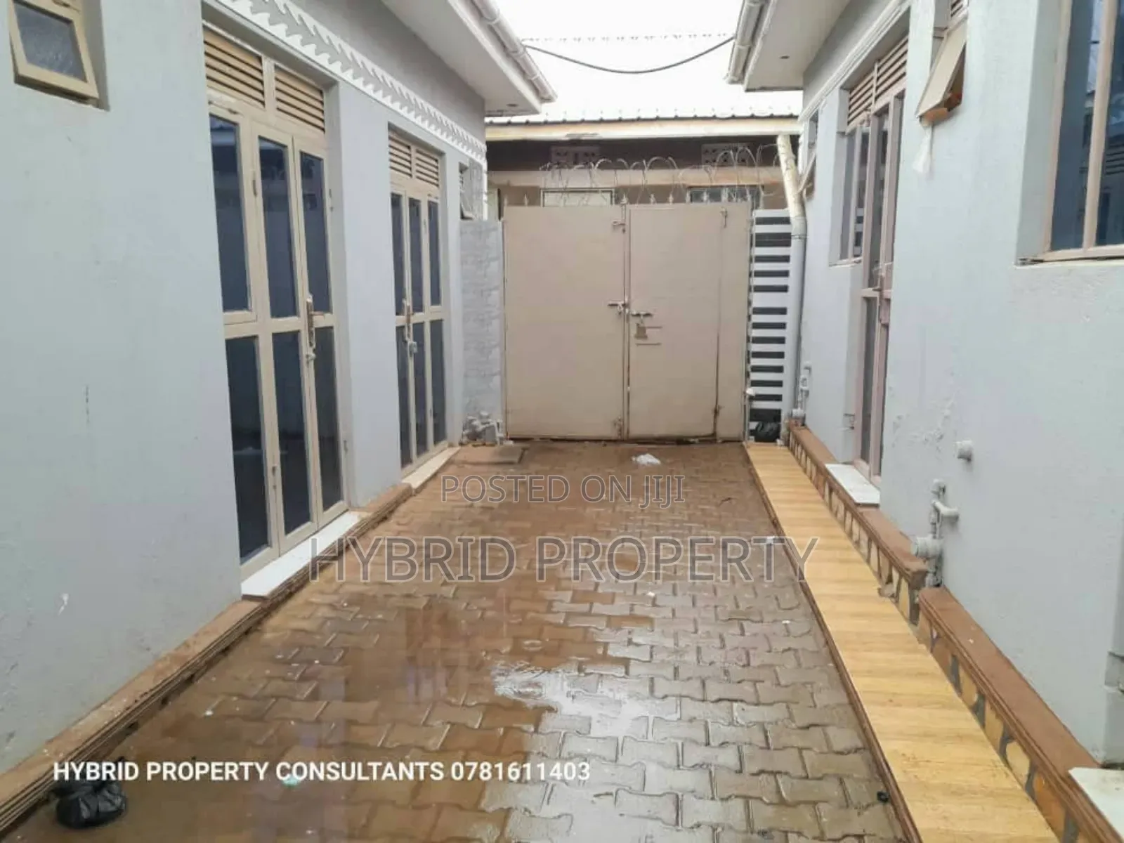 8bdrm Apartment in Kasubi Town Along, Rubaga for sale in Rubaga