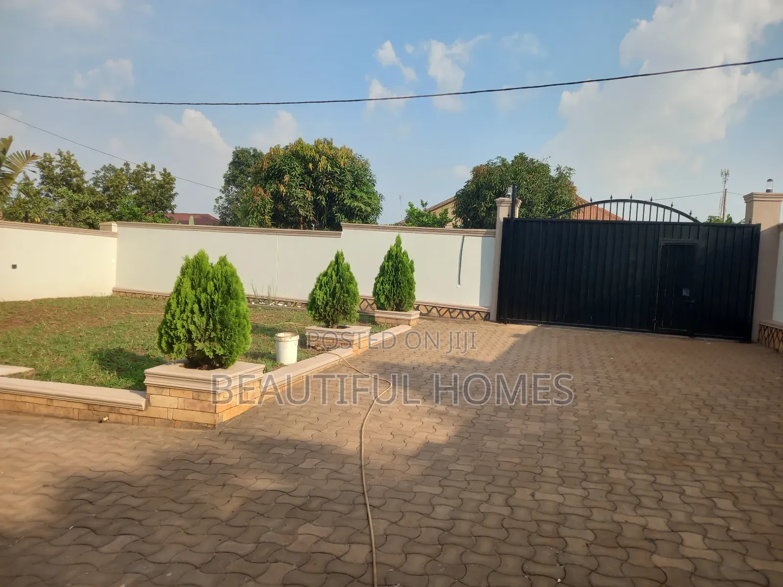 Furnished 4bdrm Villa in Kira for sale in Kira