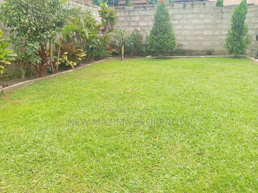 3bdrm Bungalow in Kitende Kitovu, Division A for sale in Division A
